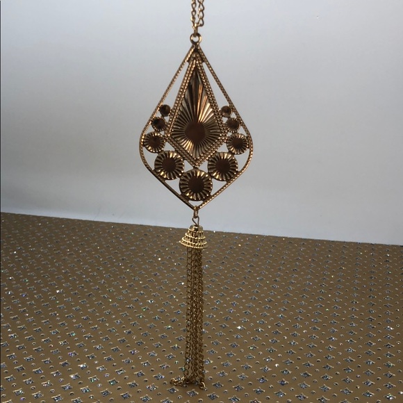 Gold tassel Necklace - Picture 5 of 5